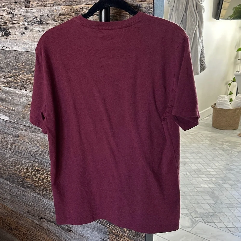 Banana Republic Premium Wash Tee – Burgundy – Men’s Size M